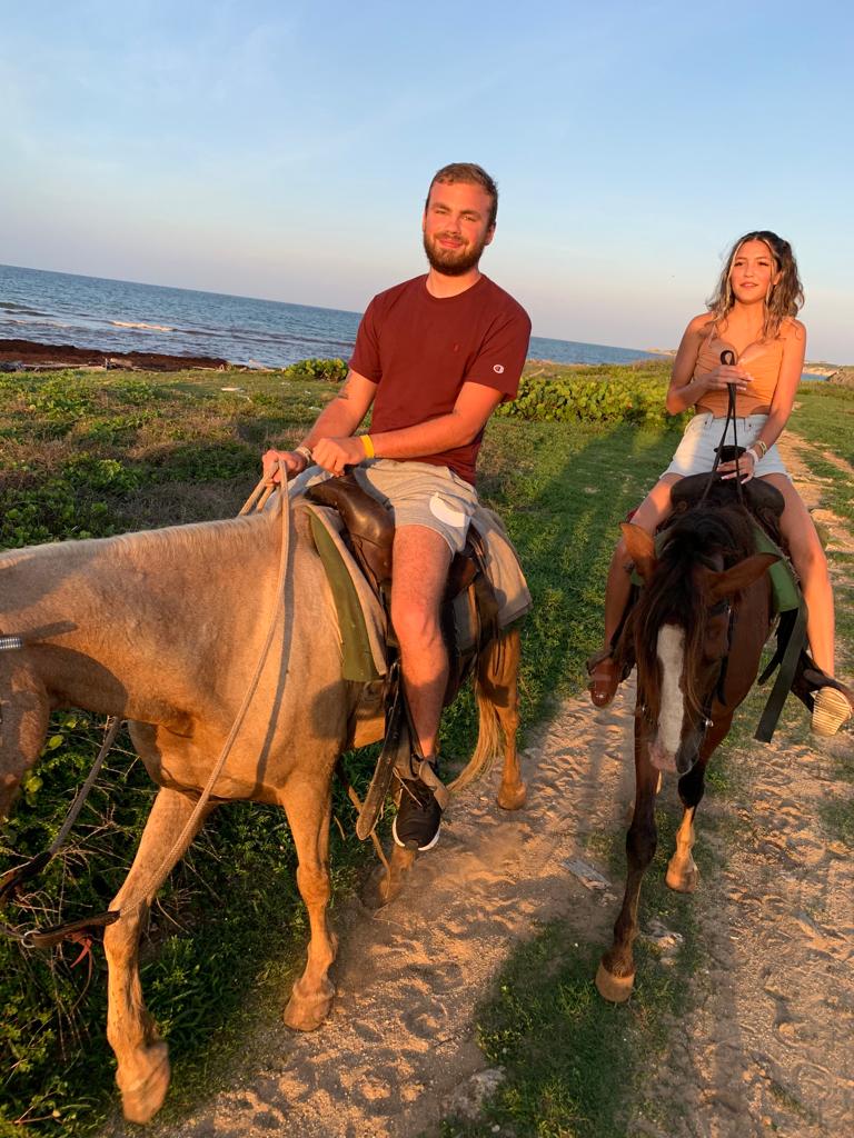 Paseo a Caballo con playa Macao_15