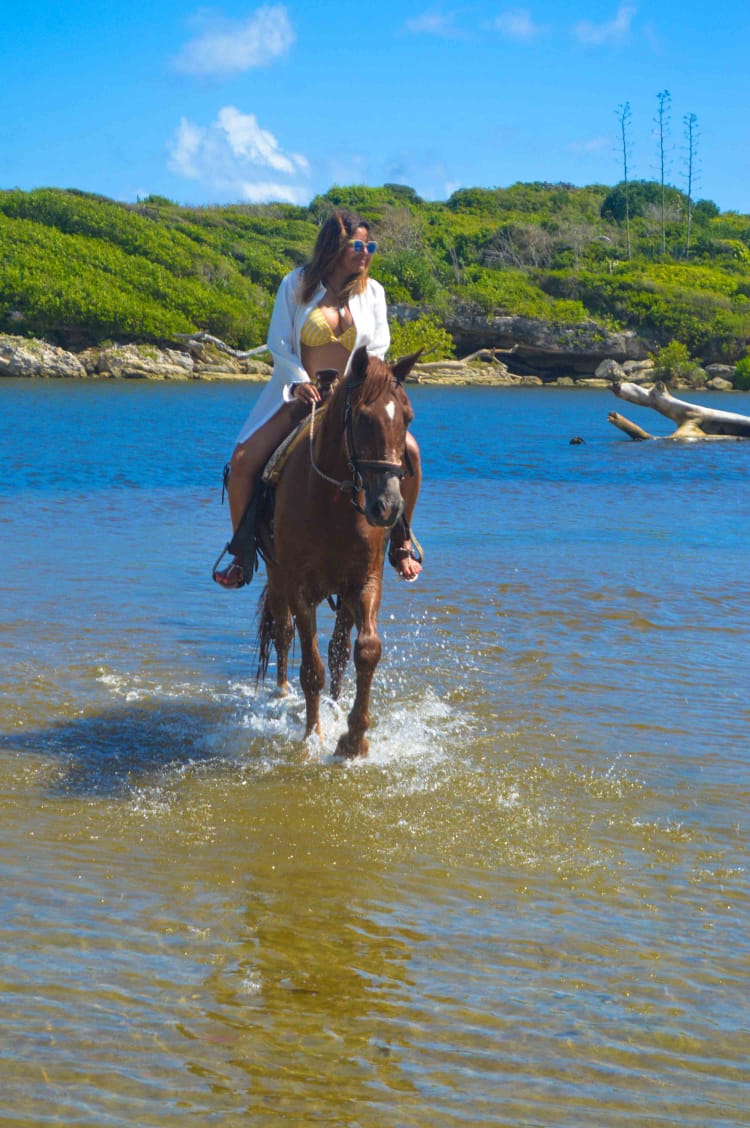 Paseo a Caballo con playa Macao_17