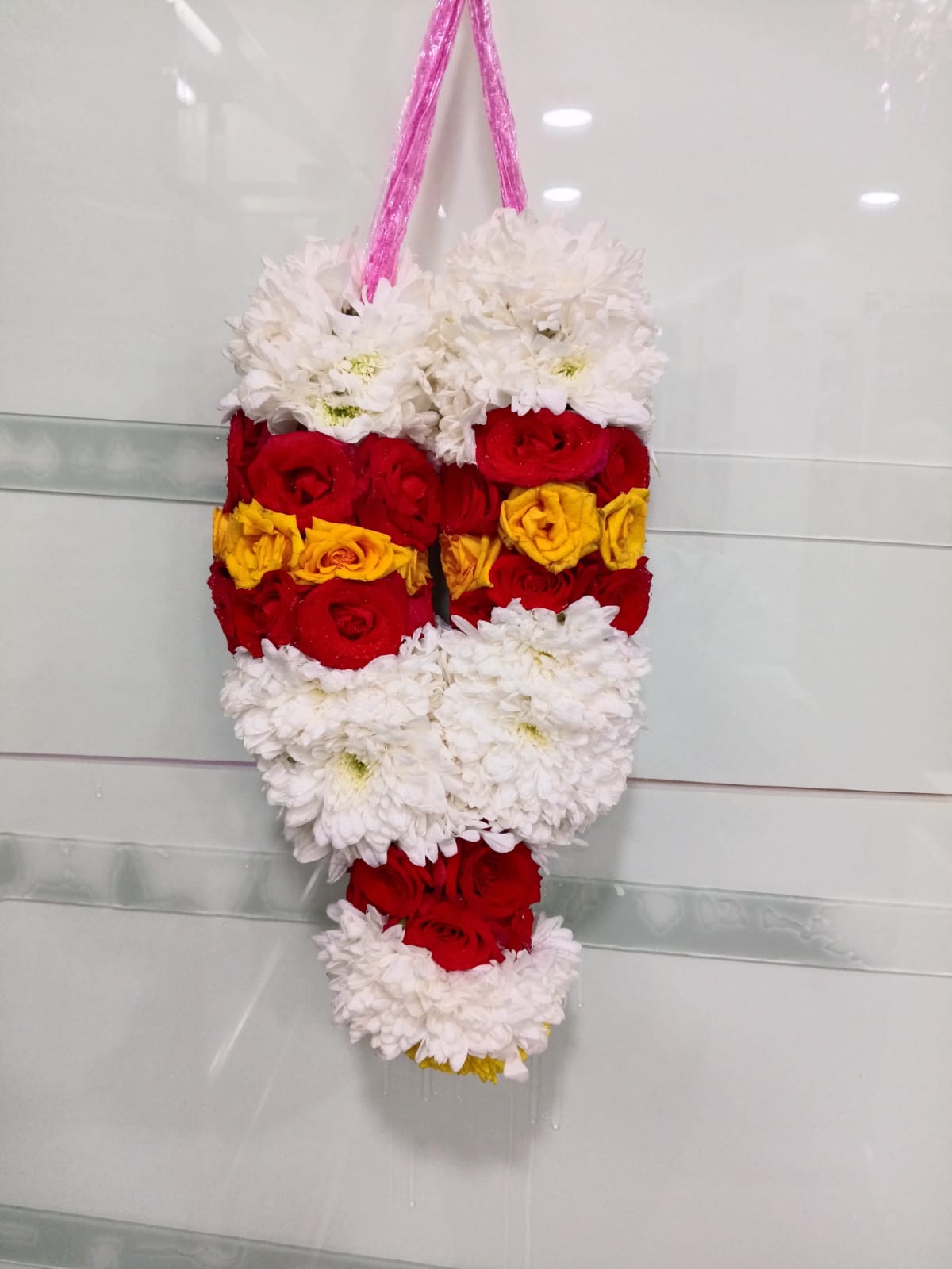 White Seevanti garland_0