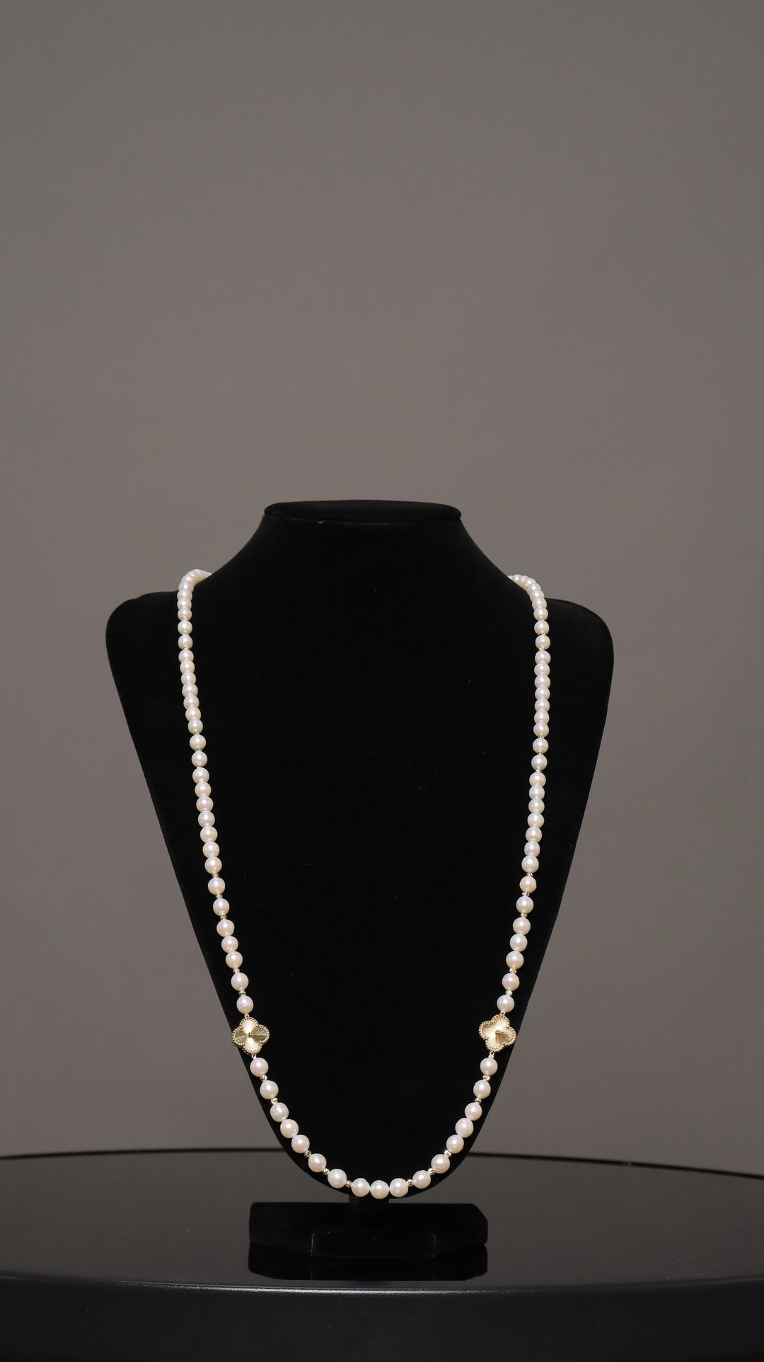 90cm White Pearl Necklace with Twin Clover