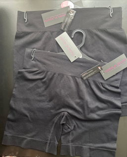 Short leg shaper black