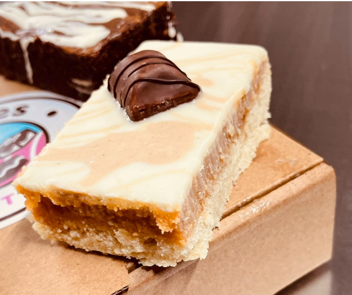 Kinder Bueno Caramel Slice (Sold in minimum of six, priced based on six)_0