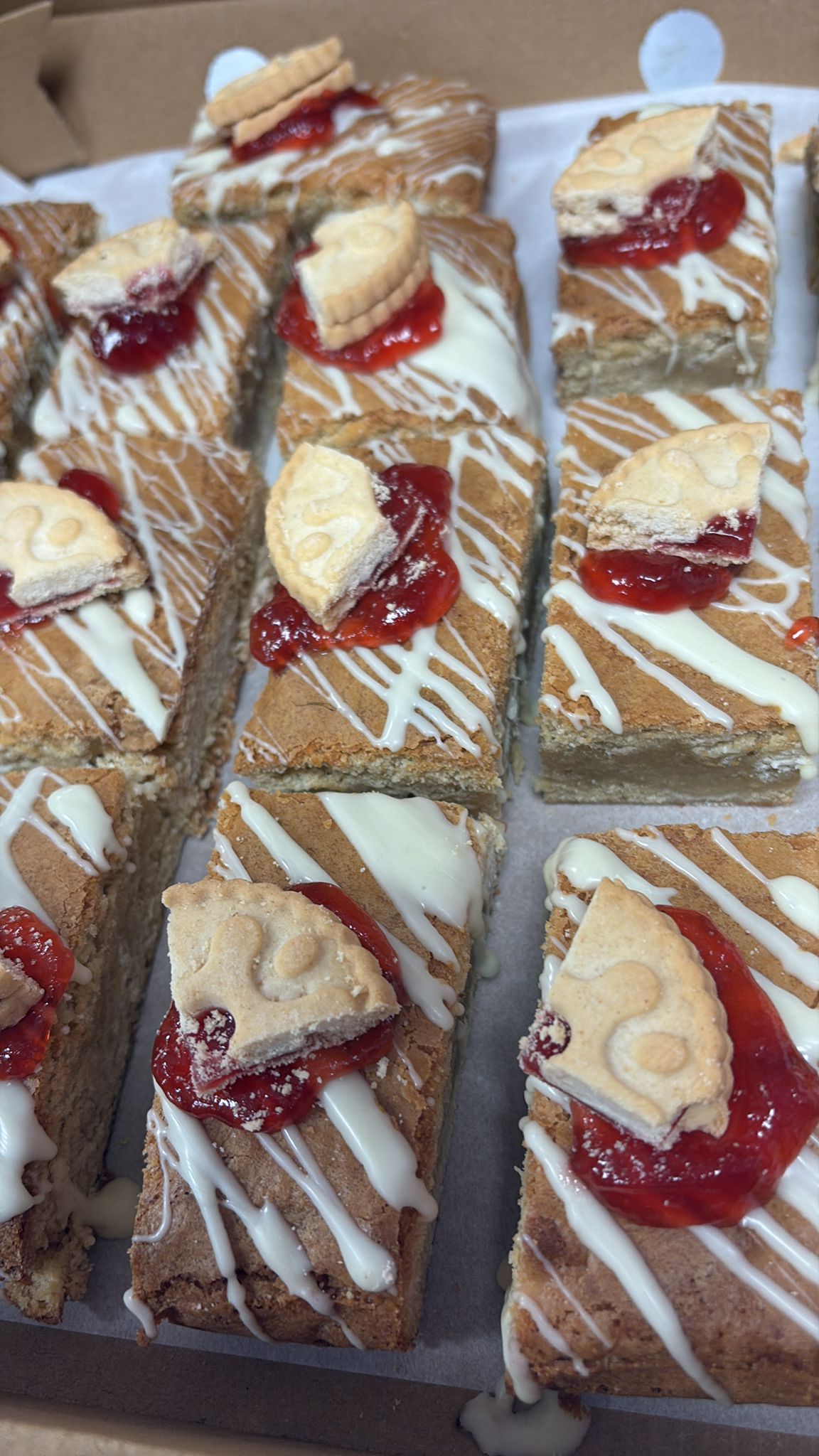 Jammy Dodger Blondie (Sold in minimum of six, price based on six)_0
