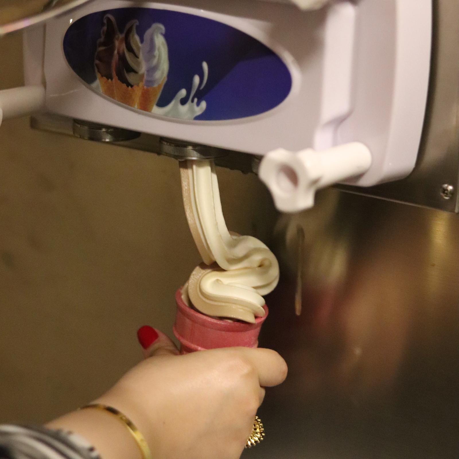 Rent Ice cream Machine _1