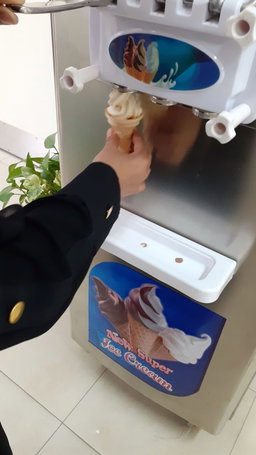 Rent Ice cream Machine 