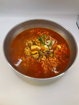 Seafood Spicy Jjampong Ramen 해물짬뽕라면