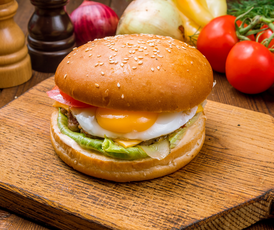 Classic Burger w/ Egg_0