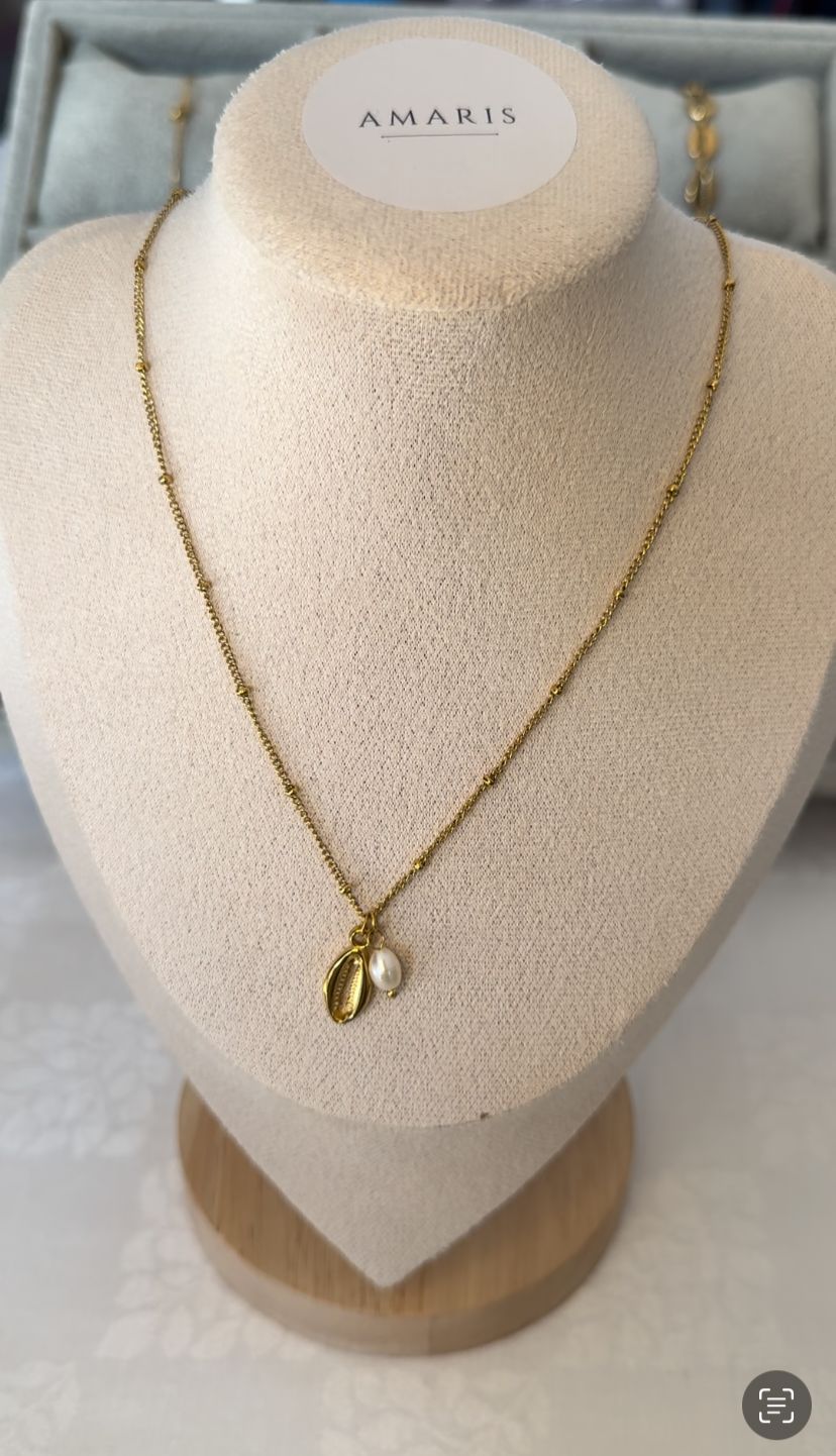 Emmah Necklace 