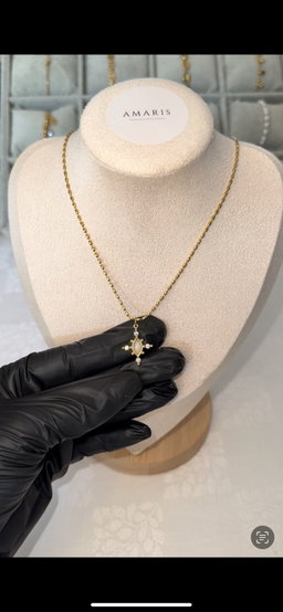 Julia Necklace 