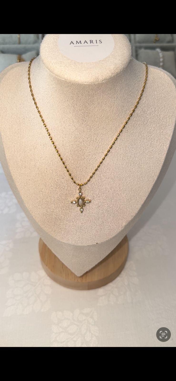 Julia Necklace 