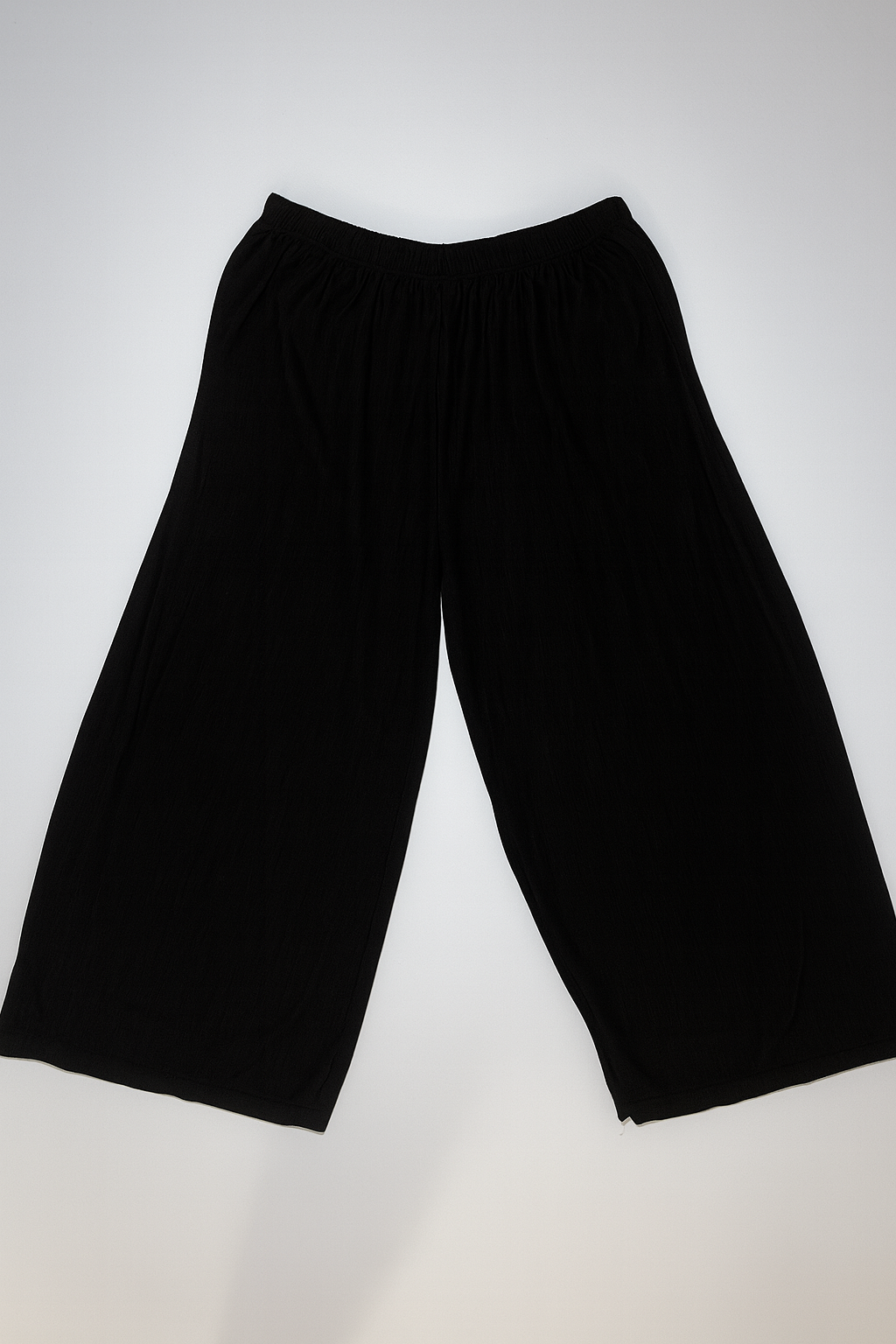 Pantalón negro ancho de tela ligera - Size L
