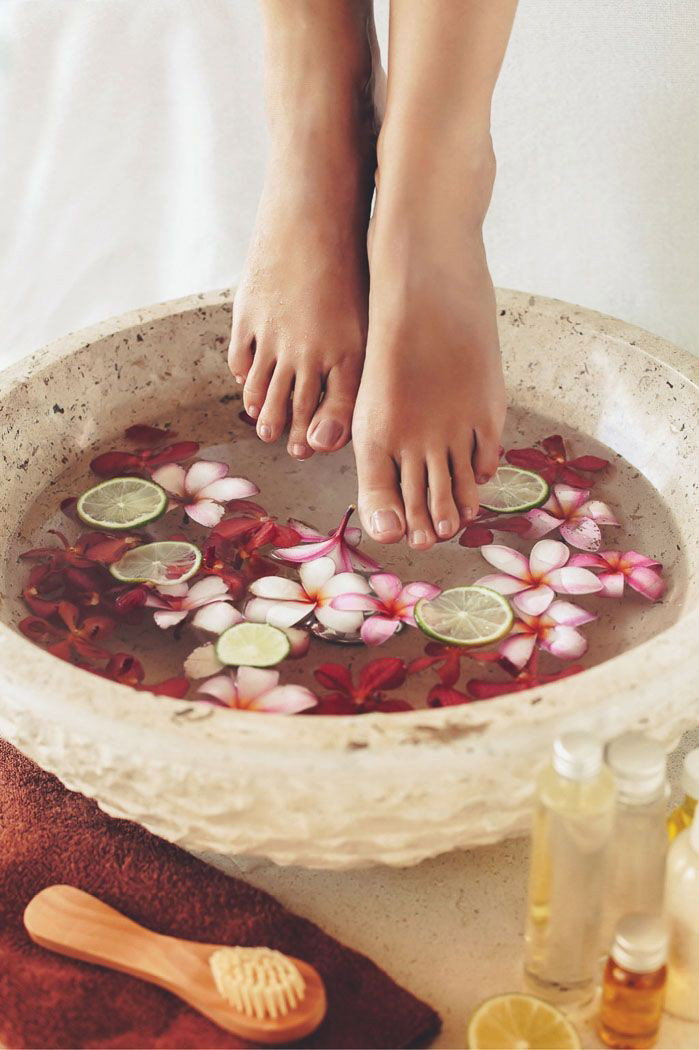 🌿Herbal Pedicure + Reflexology Massage 🌿 