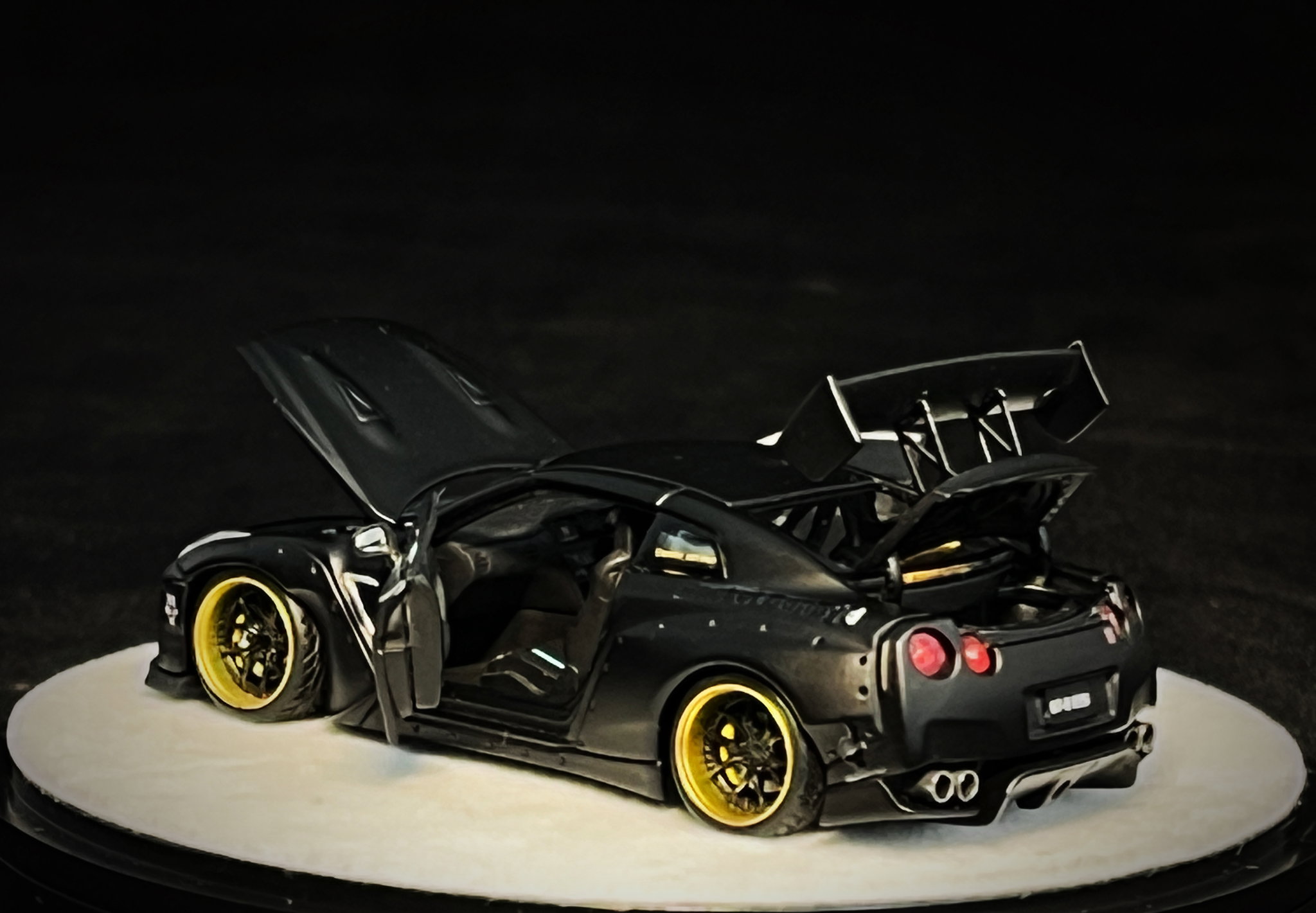PGM MODEL 1/64 NISSAN SKYLINE GT-R (R35) ROCKET BUNNY_0