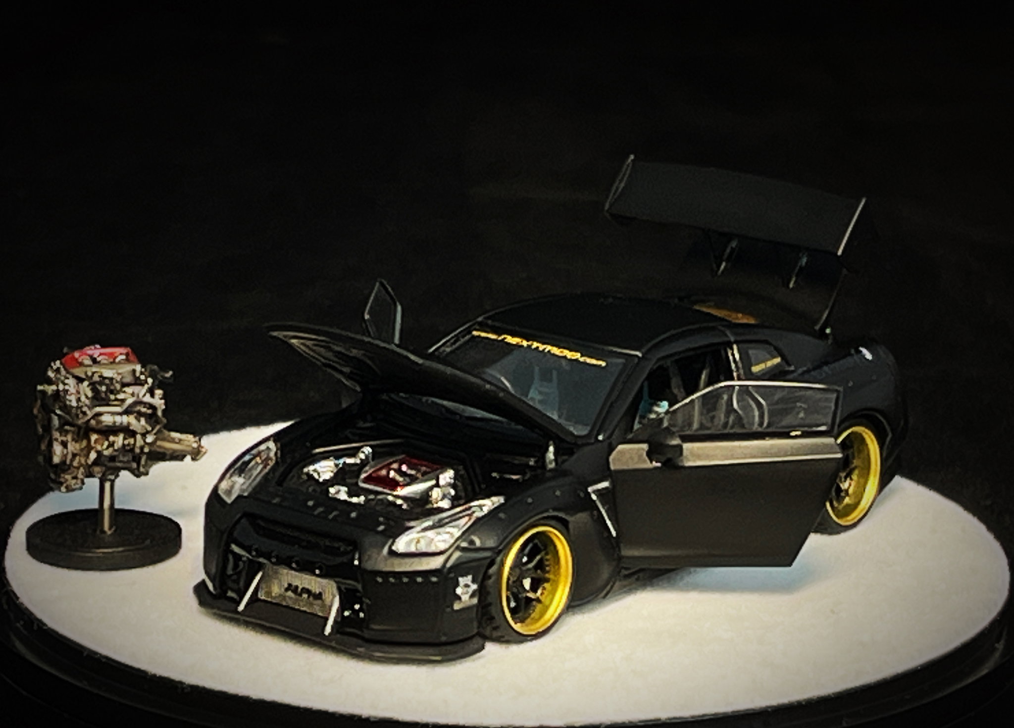 PGM MODEL 1/64 NISSAN SKYLINE GT-R (R35) ROCKET BUNNY_1