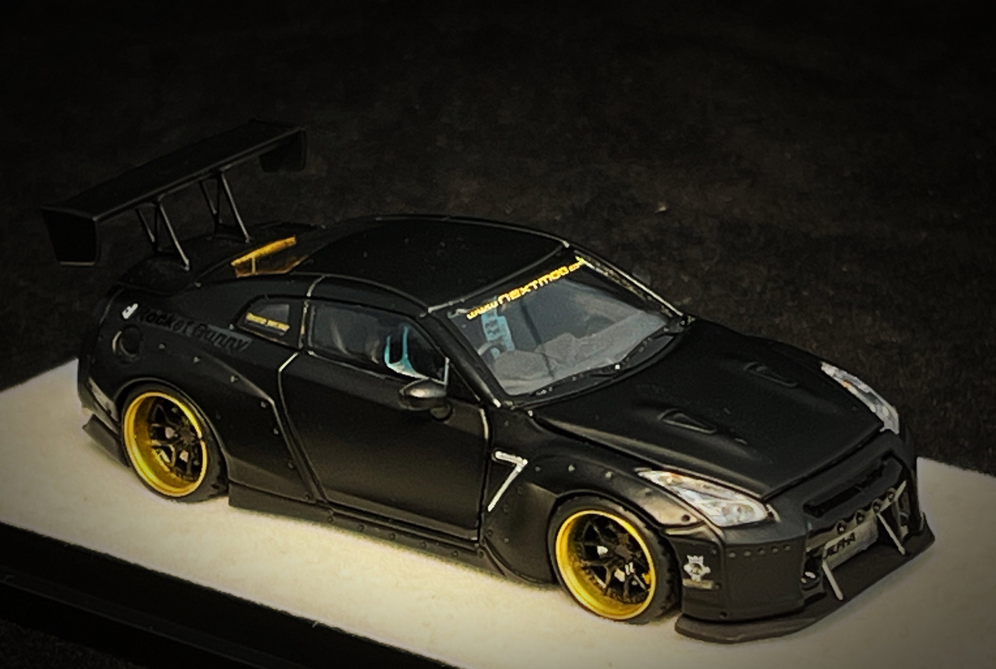 PGM MODEL 1/64 NISSAN SKYLINE GT-R (R35) ROCKET BUNNY_9