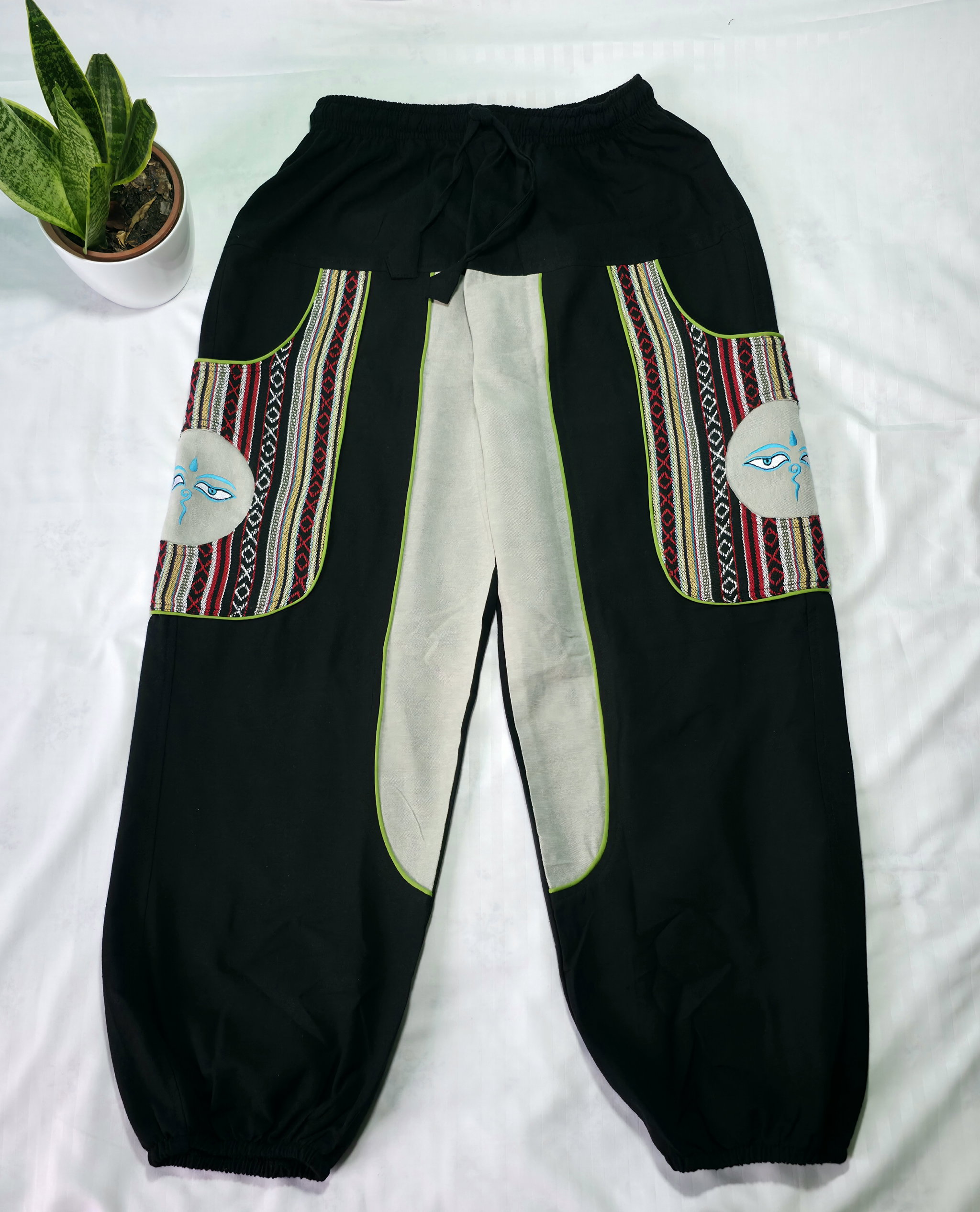 Embroidery baggy joggers_1