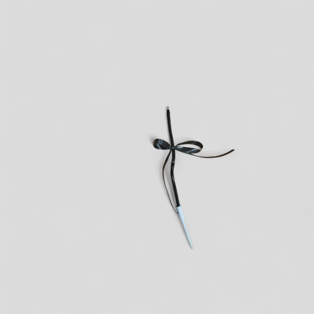Black Ribbon Candle