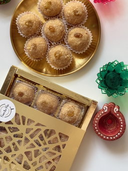 Rawa Khoya Nariyal Ladoo