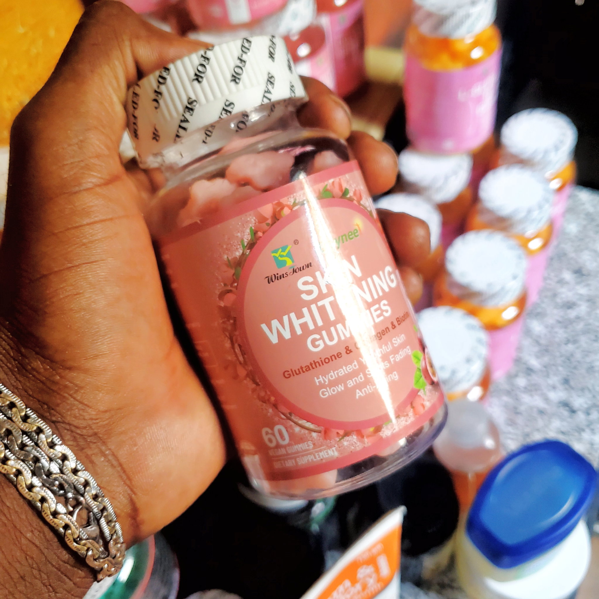 Skin whitening gummies _0
