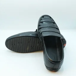Men’s Black Closed-Toe Sandals GS58