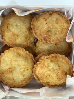 Roti Boyan / Potato Puffs (10 pieces)
