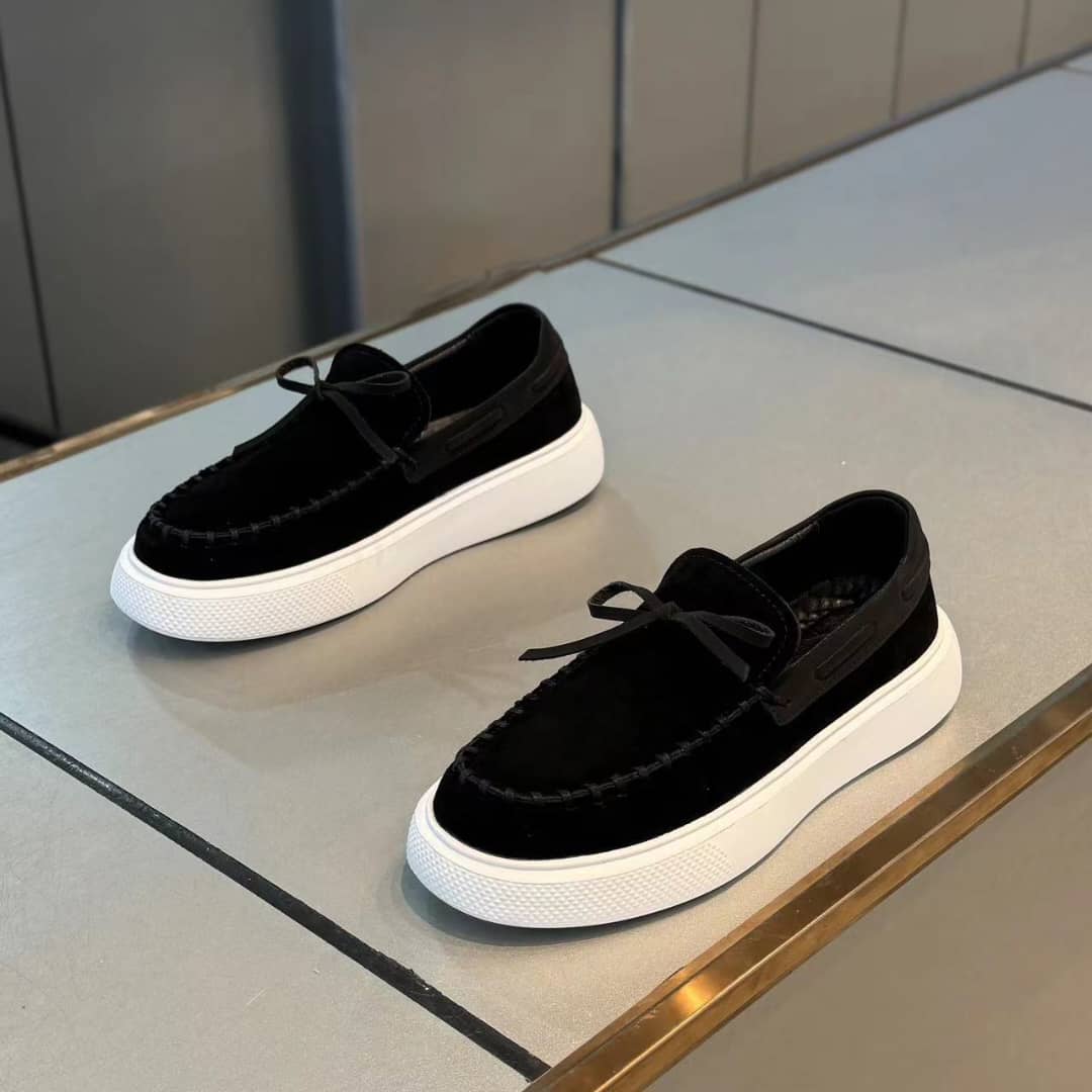Mocassin sneakers en suédine – noir.