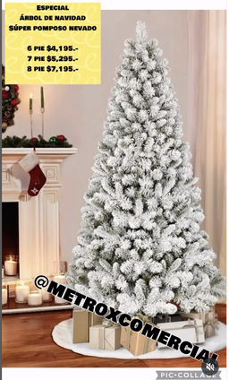 Árbol de navidad súper pomposo nevado