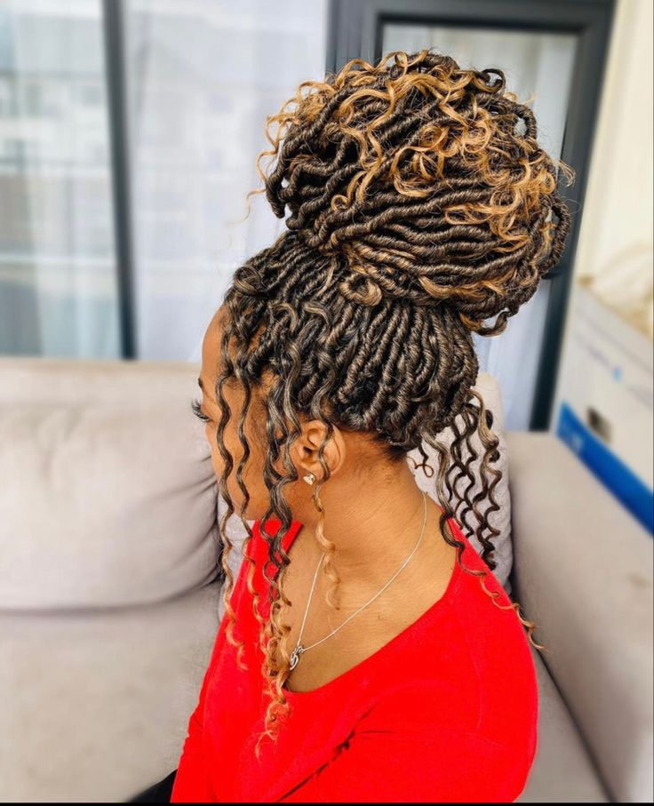 River Locs (Comes in a Standard Waist-Length) 