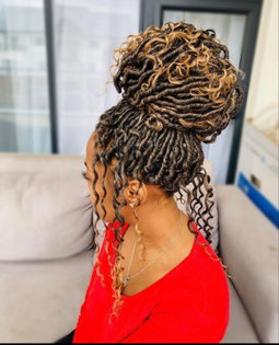 River Locs (Comes in a Standard Waist-Length) 