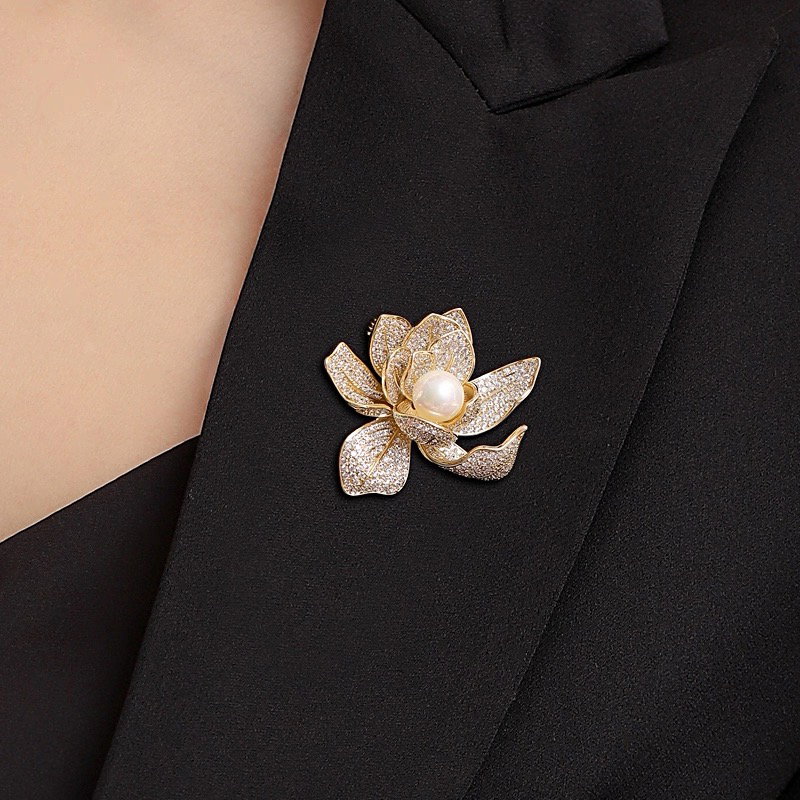Pearl brooch_1