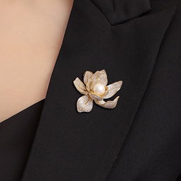 Pearl brooch