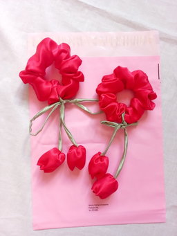 Wholesale Tulip Flower Scrunchie