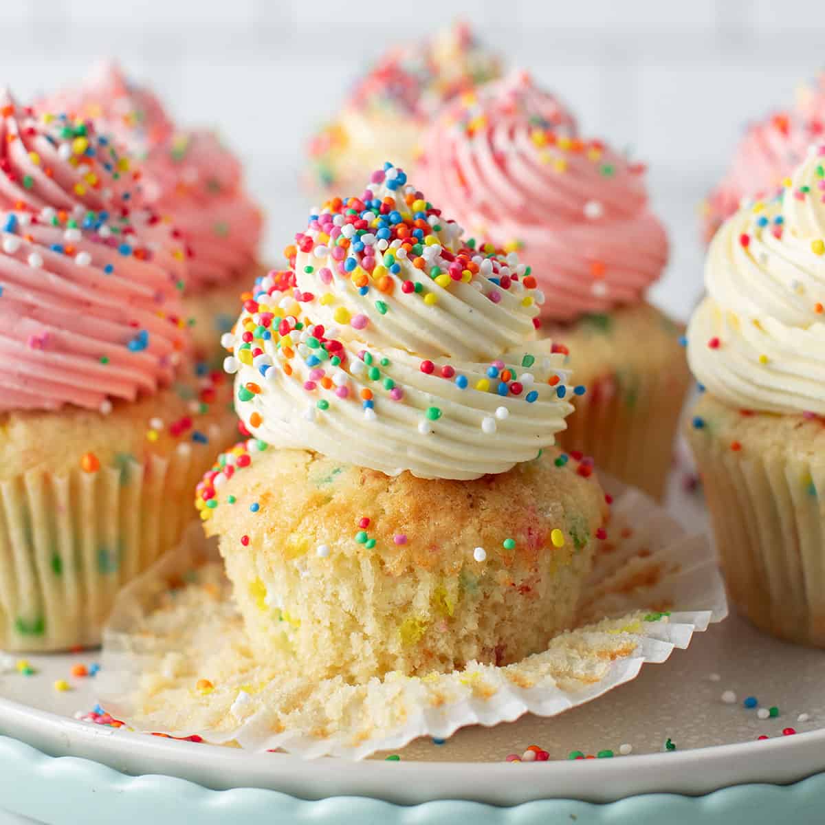 Vanilla Confetti Cup Cakes_1