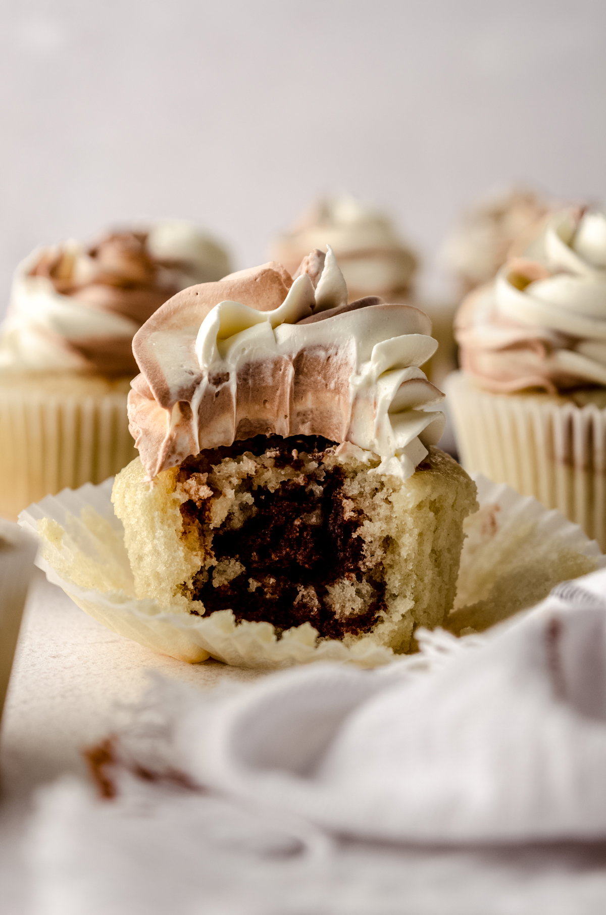 Vanilla Marble Cup Cakes _3