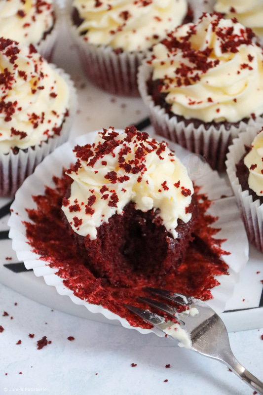 Red velvet cupcakes _1