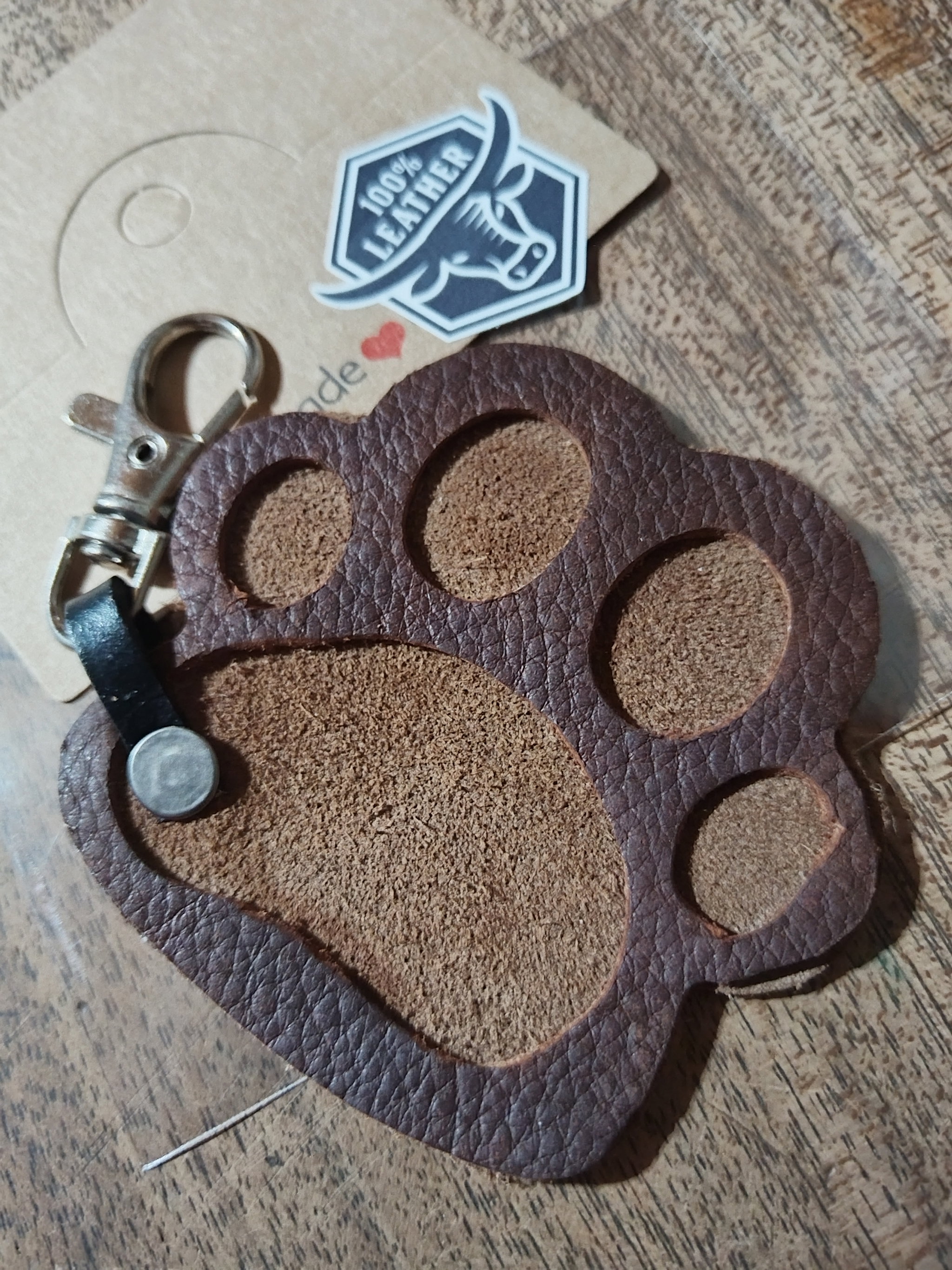 The Paw Keychain _1