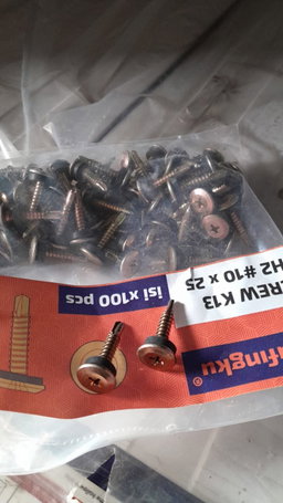 Skrup Roofingku 2.5cm (isi 100pcs)