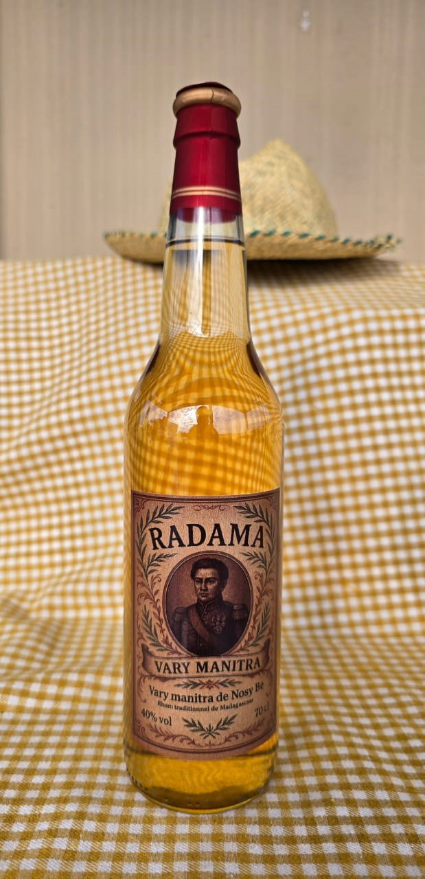 Rhum traditionnel RADAMA - Vary Manitra de Nosy Be - 70 cl - 40°_1