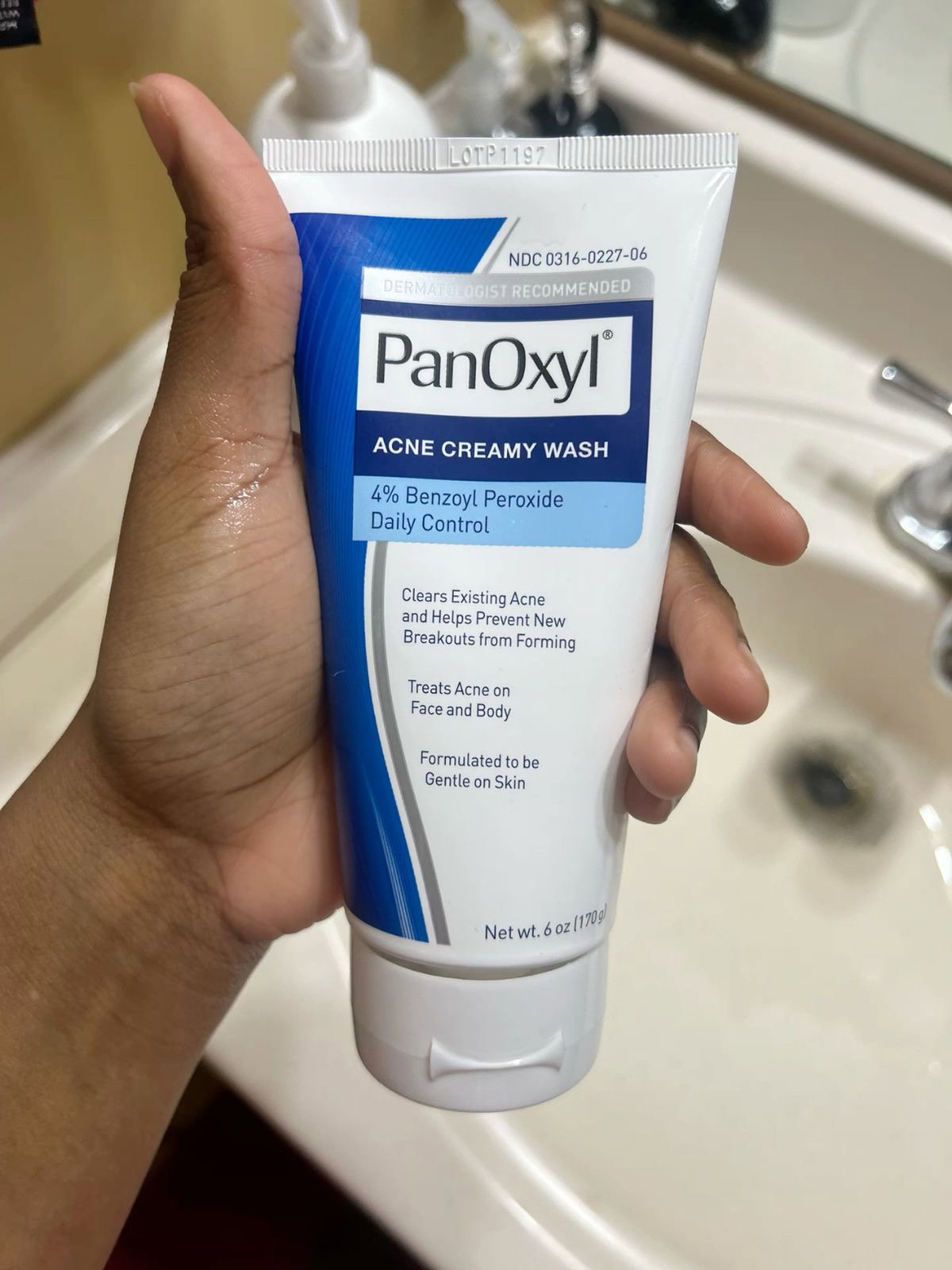 Panoxyl 4% peroxide benzoyl acne face wash _1