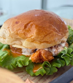 CHICKEN SANDWICH BÚFALO 