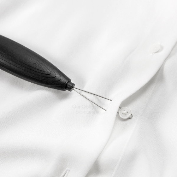Button and Zipper Helper (Black)