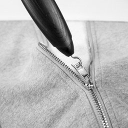 Button and Zipper Helper (Black)