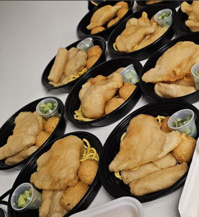 Pempek komplit 