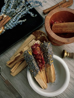 Palo Santo Sacred Bloom Box