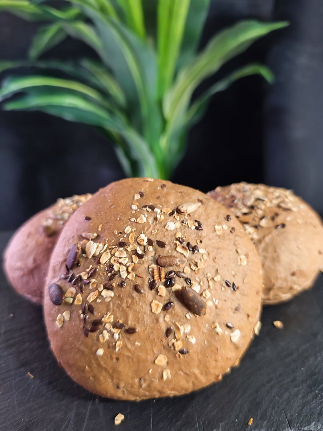 Seeded Protein Buns