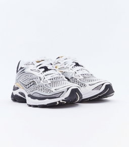 Saucony ProGrid Omni 9 – Silver & Gold