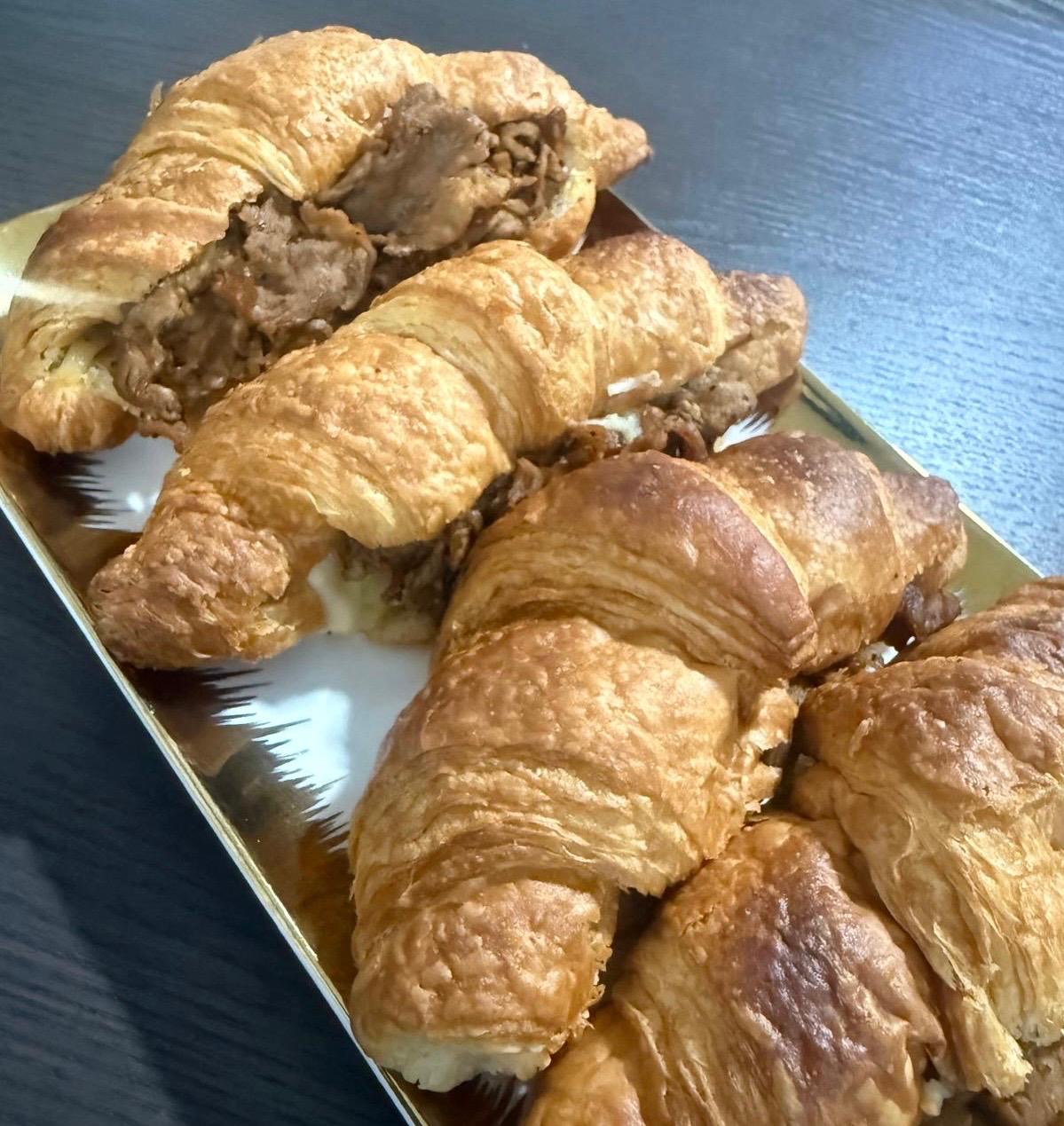CHEESE BEEF CROISSANT _0