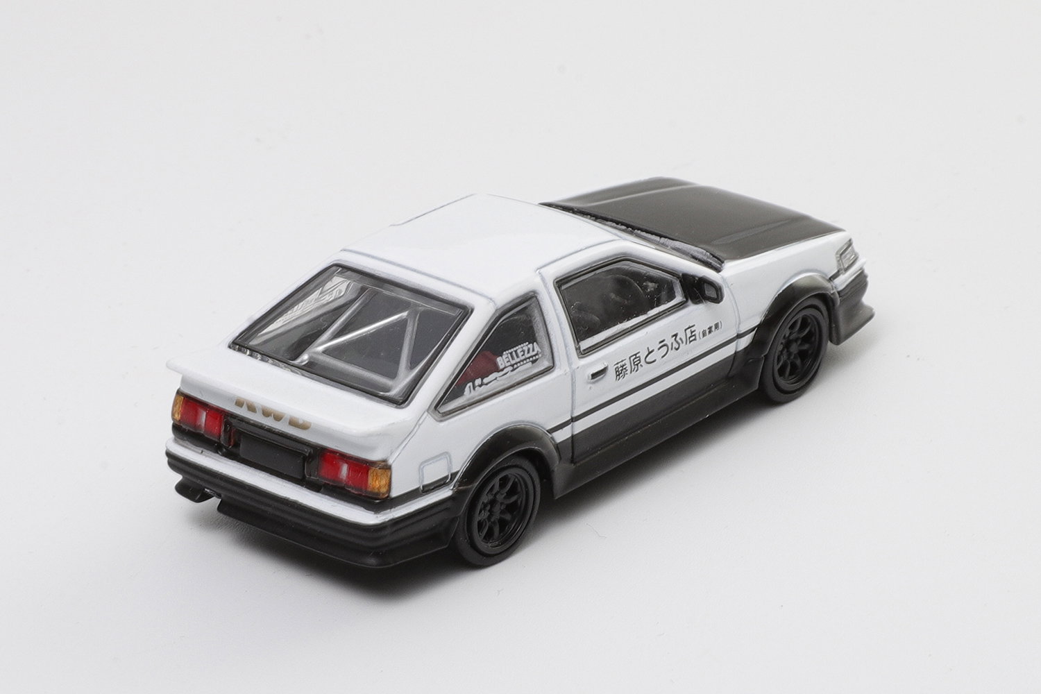 DCT MODEL 1/64 TOYOTA AE86 - WHITE/BLACK_1