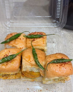 Vada Pav (Min 6)