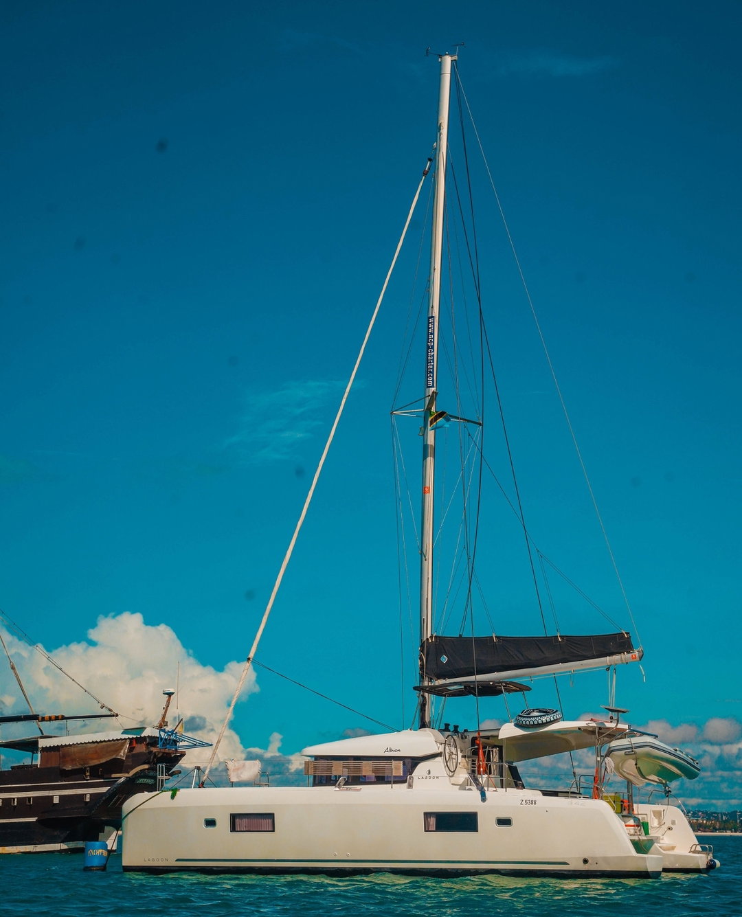 ALBION CATAMARANI